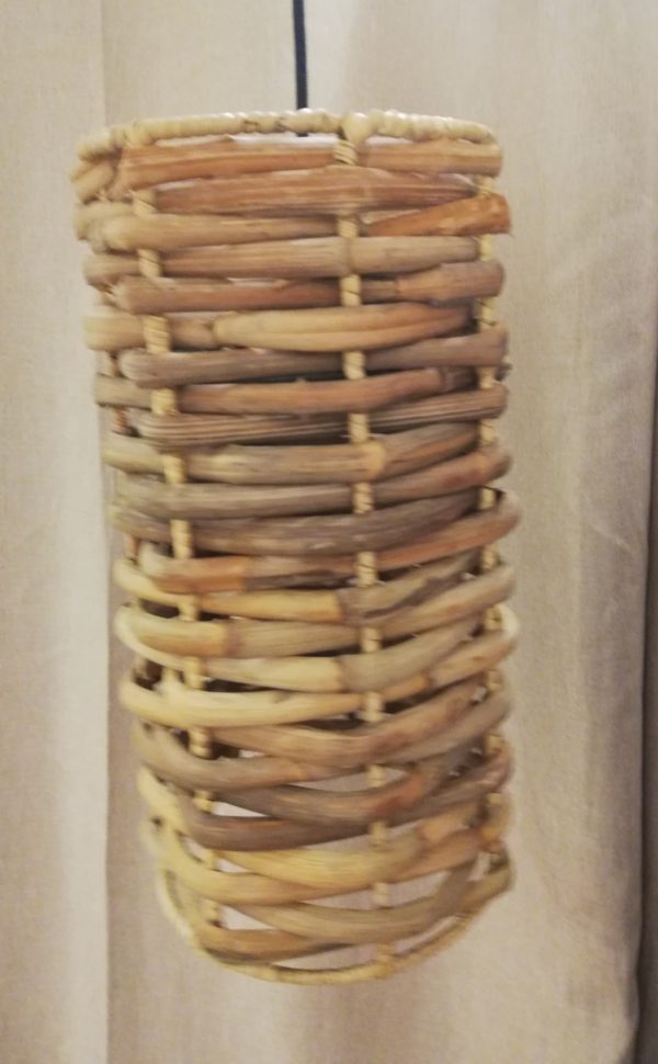 Gevlochten rieten lamp